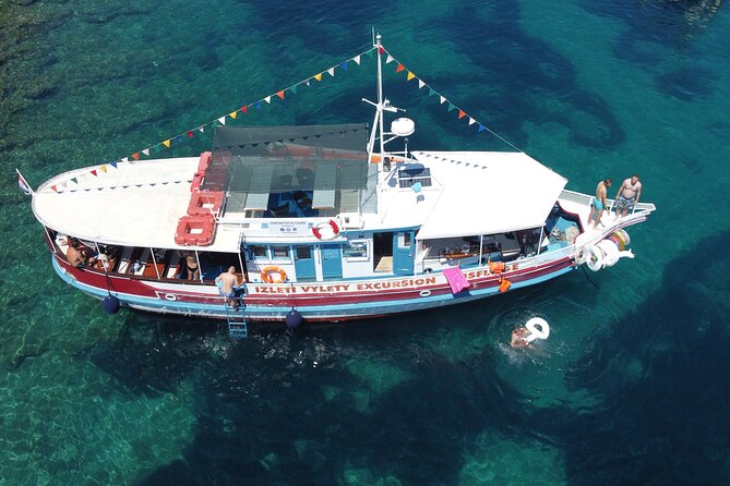 Podstrana and Jesenice, Boat trip to Brač and Šolta with lunch - Why Sutivan makes the best land stop