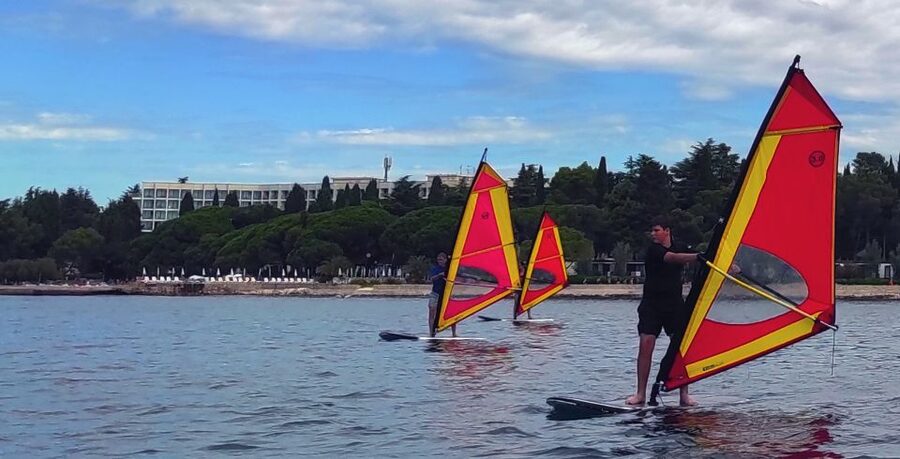 Poreč: 2-hour windsurfing lesson - Learning the 180-degree turn