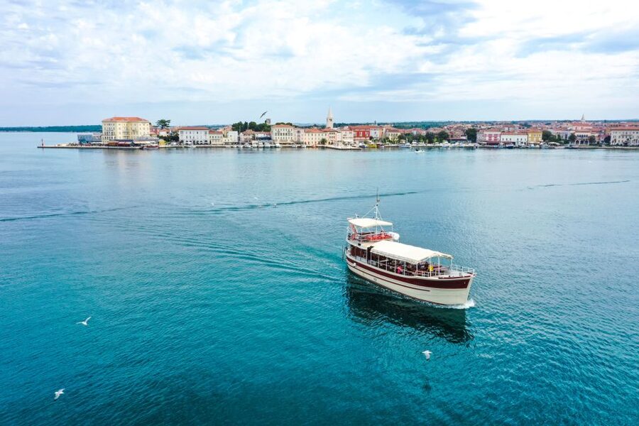 Poreč: Panoramic Morning Cruise Among 20 Islands with Drinks - What the drinks and onboard comforts add