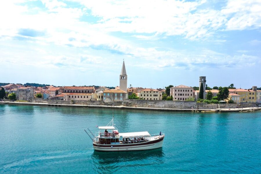 Poreč: Panoramic Morning Cruise Among 20 Islands with Drinks - Dolphins, sea life, and realistic expectations