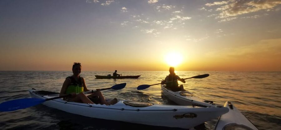Poreč: Sea Kayaking Sunset Tour - Paddling beside Poreč’s old town
