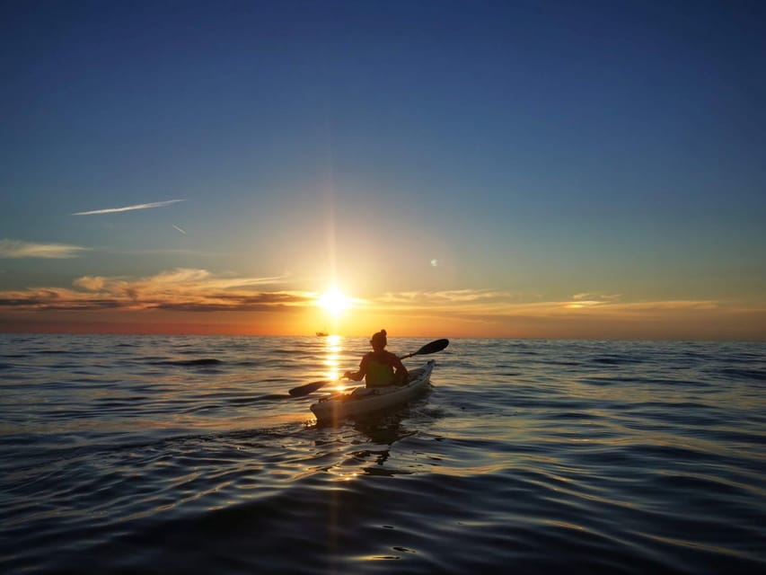 Poreč: Sea Kayaking Sunset Tour - Friendly guides and a small-group feel
