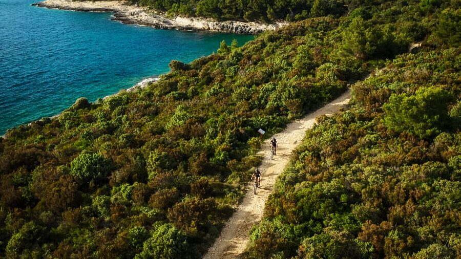 Premantura: Cape Kamenjak Off-Road E-Scooter Tour - Starting in Premantura with a short scooter lesson