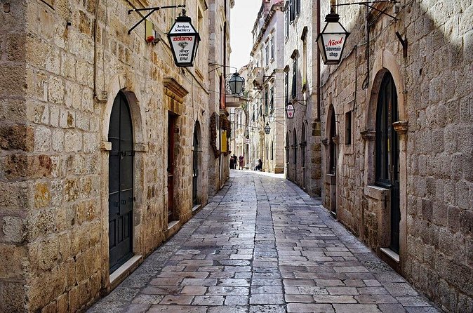 Private 2 hours Walking Tour Games of Thrones in Dubrovnik - Lovrijenac Fort: the major included stop
