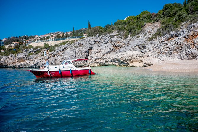 Private boat tour- explore the islands, find hidden caves and try snorkelling - Šunj Beach for the final swim and a drink