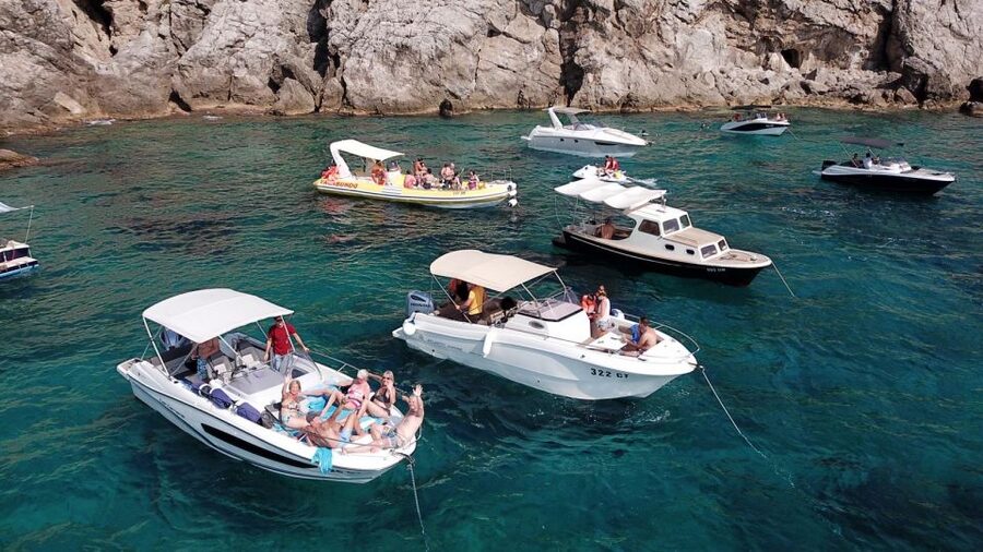 Private boat tour from Dubrovnik/Cavtat to Elafiti islands - A boat built for swimming days