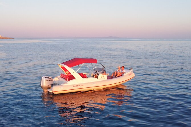 Private boat tour of Red rocks & Pakleni islands - A full hour and a half among the Pakleni Islands