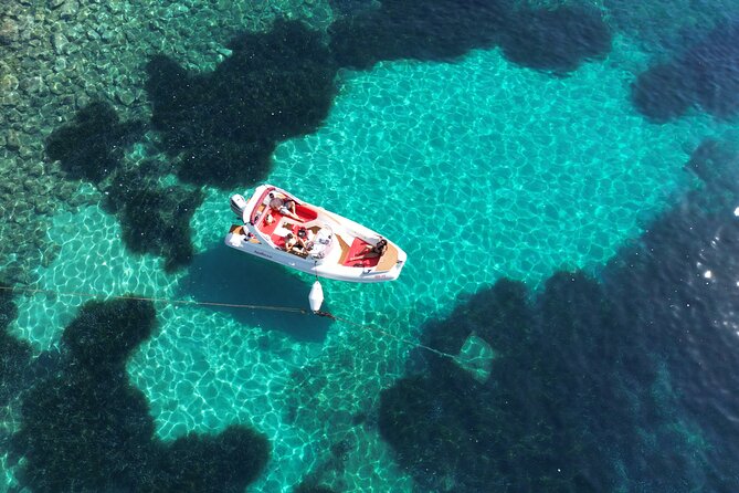 Private boat tour of Red rocks & Pakleni islands - What the skipper adds to the day