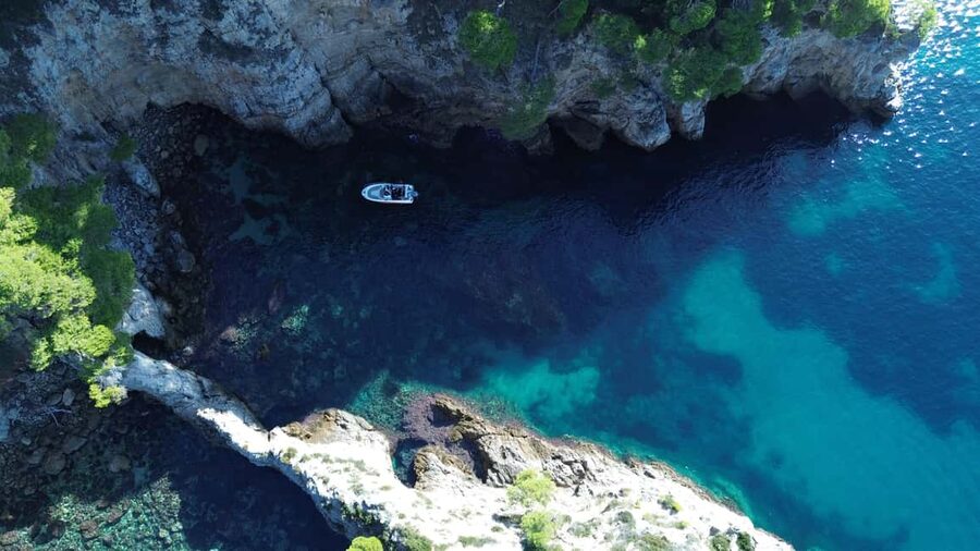 Private Boat Tour Tailor-Made 6h-All Inclusive - Swim stops in clear Elaphiti water