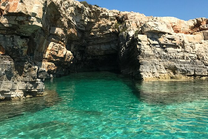 Private Boat Tour with Captain Stile in Medulin - Two hours on sandy Levan