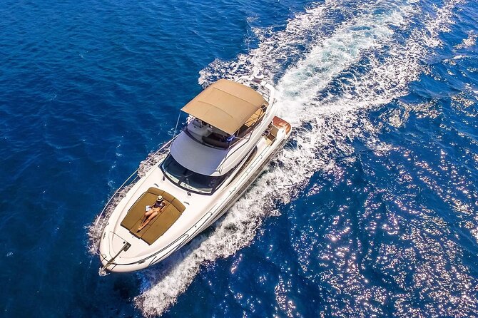 Private Boat Tours Dubrovnik to Hvar - Arriving in Hvar