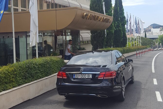 Private Departure Transfer - Dubrovnik to Dubrovnik Airport - From your Dubrovnik accommodation to the road