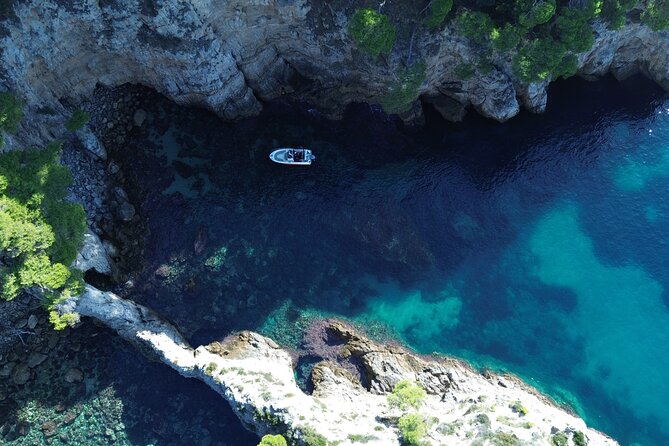 Private Elaphiti Islands Tailor-Made Boat Tour 4h -All inclusive - Koločep and the Blue Cave