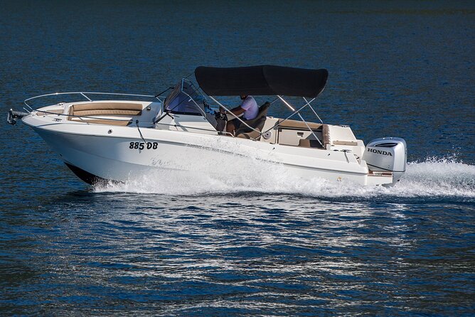 Private Full-Day Tour of Elaphiti Islands by Speedboat - Sikirica Bay and the bright water of Koločep