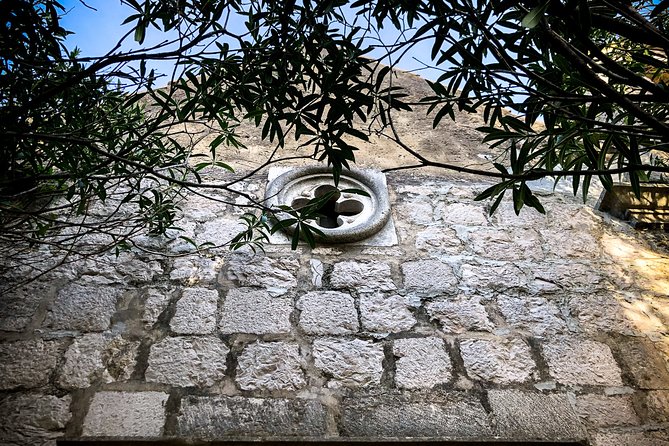 Private Lopud Walking Tour - Noble houses and the problem of inheritance