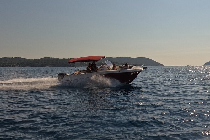 Private luxury speedboat tour-Islands, caves, beaches, snorkeling - Koločep and the Blue Cave