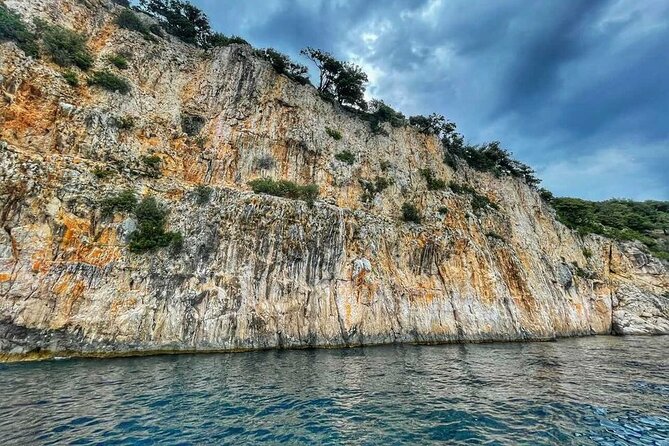 Private Plavnik Island Half-Day boat trip with capt. Bobo - Wild Bays, Cliff Jumps, And Unused Time