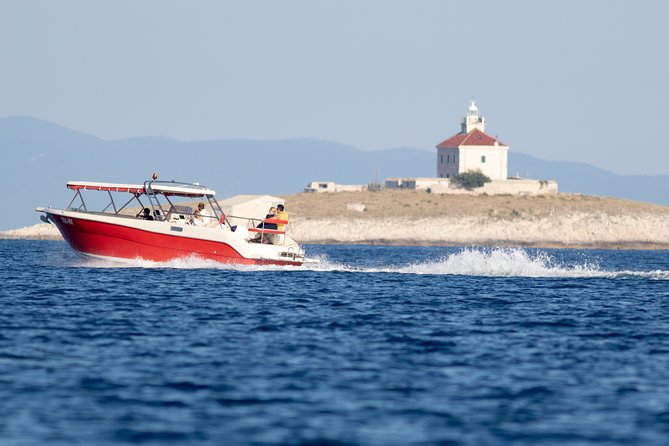 Private Red Rocks and Pakleni Islands beach hopping speedboat tour - Palmizana and the relaxed side of the Pakleni Islands