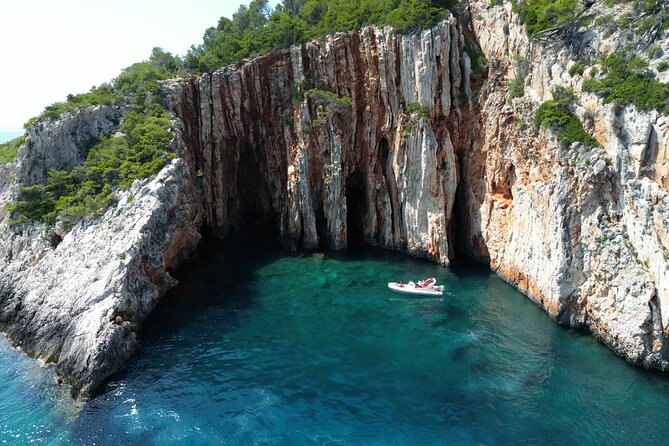 Private Red Rocks and Pakleni Islands beach hopping speedboat tour - Mlini Beach, the final swim