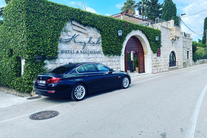 Private Round-Trip Airport Transfer in Dubrovnik - The Dubrovnik coastline is a welcome first view