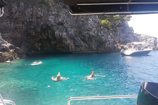 Private Speedboat Guided Tour: Explore the best of Dubrovnik Islands - Šunj Beach and its shallow, warm water