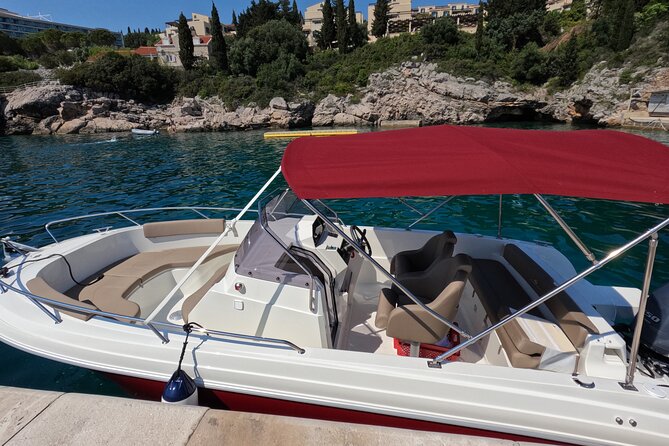 Private Speedboat Tour- Blue cave, sandy beaches and snorkelling - Šipan gives the day a slower middle