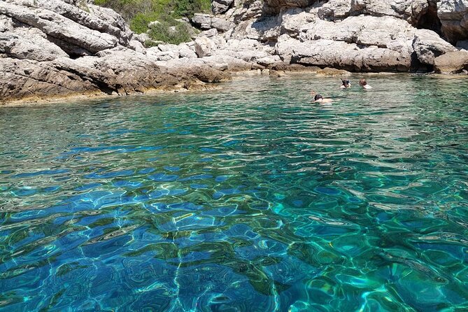 Private Speedboat Tour- Blue cave, sandy beaches and snorkelling - Lopud combines a walk with a beach stop