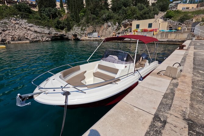 Private Speedboat Tour- Blue cave, sandy beaches and snorkelling - Koločep’s Blue Cave and three more caves