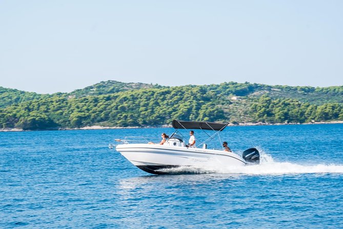 Private speedboat tour to Elaphiti Islands - Setting a route through the Elaphiti Islands