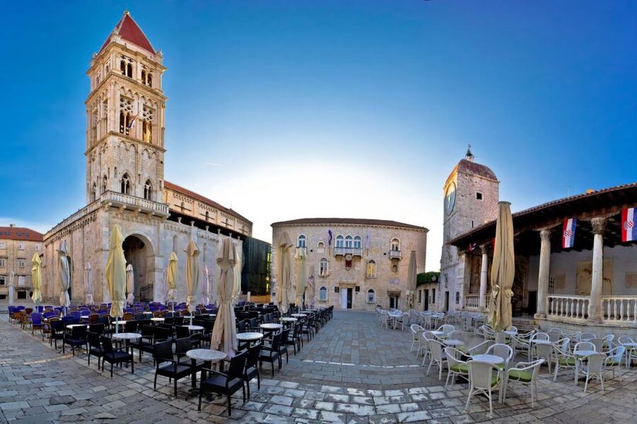 Private Split & Trogir Wine Tasting & Vineyard with Sea View - The short drive from Split to Trogir