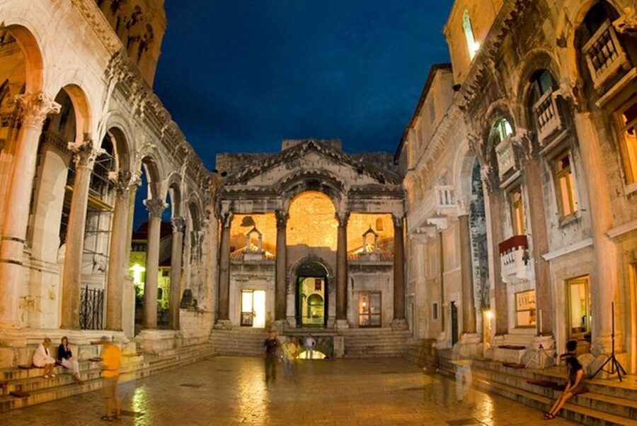 Private Split & Trogir Wine Tasting & Vineyard with Sea View - Trogir’s compact UNESCO old town