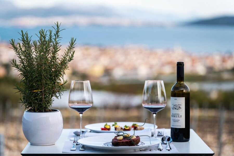Private Split & Trogir Wine Tasting & Vineyard with Sea View - Beginning in Split with Diocletian’s Palace