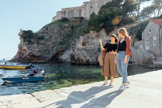 PRIVATE TOUR: Highlights & Hidden Gems of Dubrovnik With Locals - Rector’s Palace and the government behind the stone
