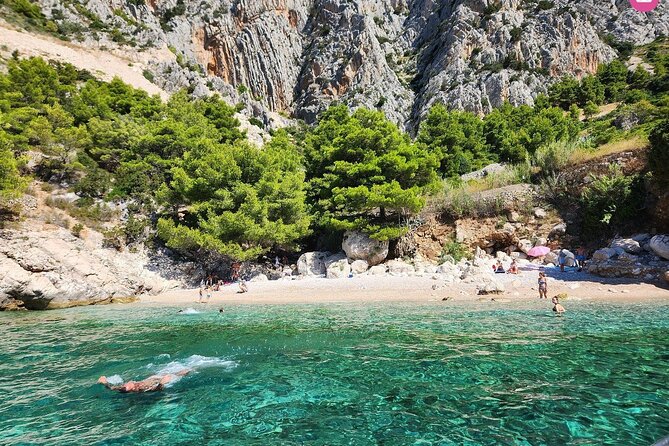 Private tour of Pakleni islands, Red Cliffs & South Shore of Hvar - Red Rocks: the dramatic first stop