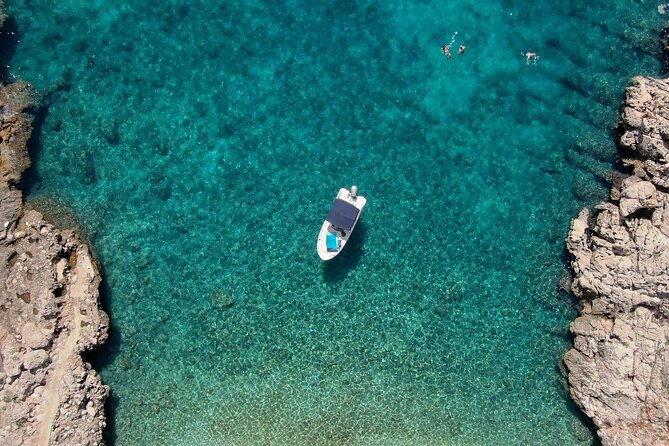 Private tour of Pakleni islands, Red Cliffs & South Shore of Hvar - Why Flash makes a difference