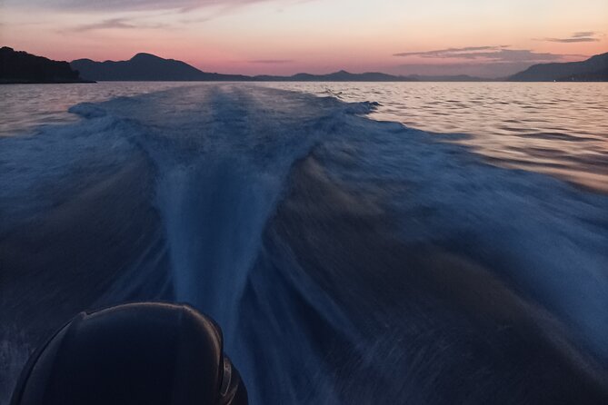 Private Tour: Wine & Sunset Experience at boat - Skippers, stories, and flexibility