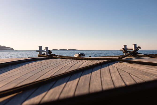 Private tours to Elaphite Islands by UFO BOAT - Who should book this UFO boat experience?