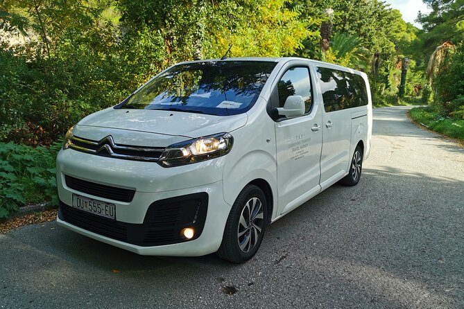 Private Transfer by 8 seats van from and to Dubrovnik Airport - WiFi, alcohol, and what is actually included