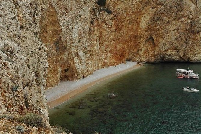 Private Wild Bays Boat Trip with Captain Bobo - Meeting point and basic planning