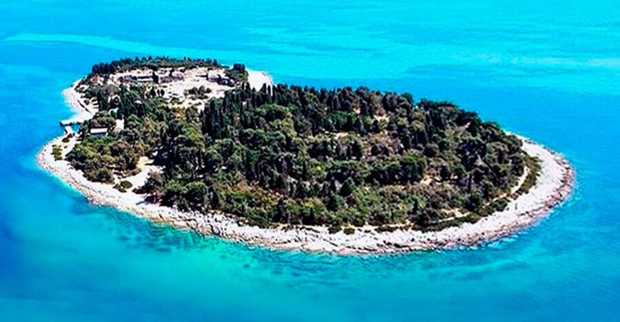 Pula: Brijuni National Park Tour with Island Visit - Lunch, dinner, and drinks on the boat