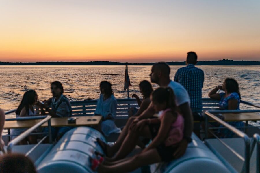 Pula: Brijuni Sunset Dolphin Cruise with Dinner & Drinks - Dinner during the golden hour