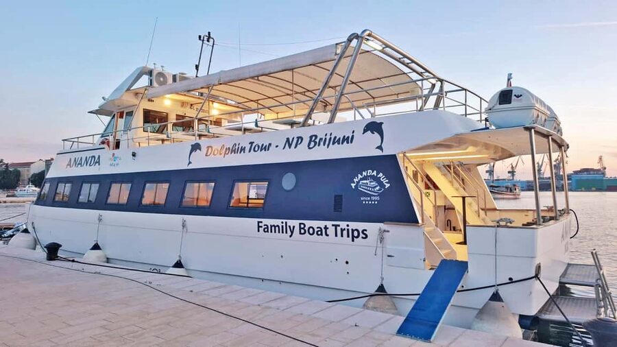 Pula: Dolphin Sunset Cruise to Brijuni with Dinner & Drinks - Dinner on board: tasty, but not elaborate