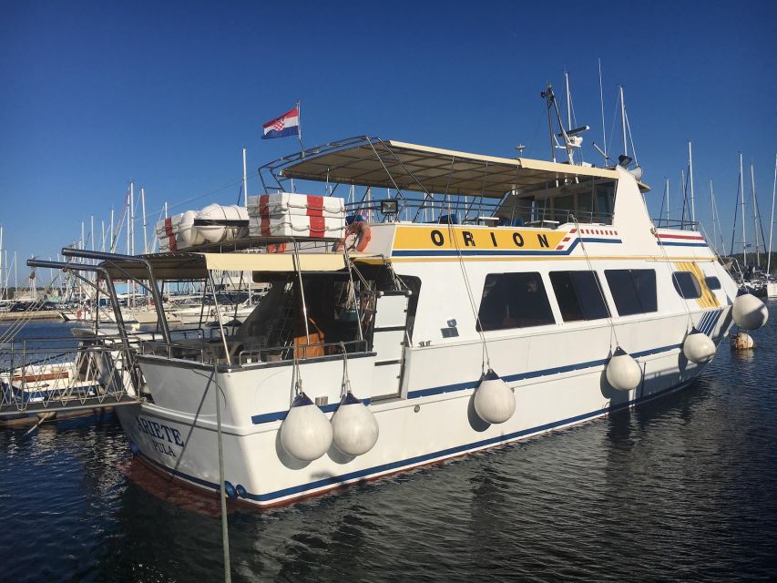 Pula: Dolphin Watching Sunset Cruise with Dinner & Drinks - Sunset over the Adriatic