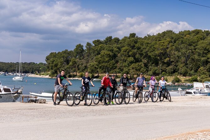 Pula E-Bike Tour: From Verudela to Pula City Center - The Sergii Arch and a quick Roman history lesson