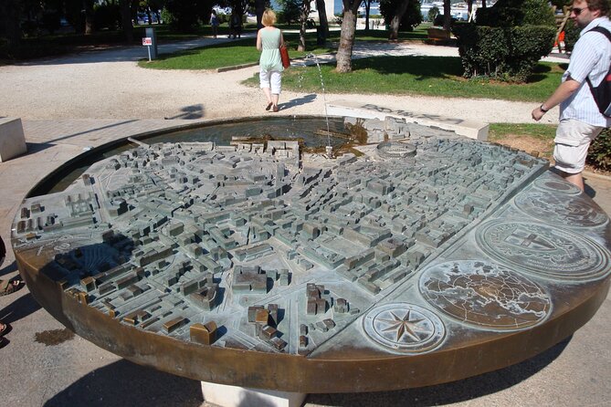 Pula Essentials Walking Tour - The Arch of the Sergii and the old city entrance