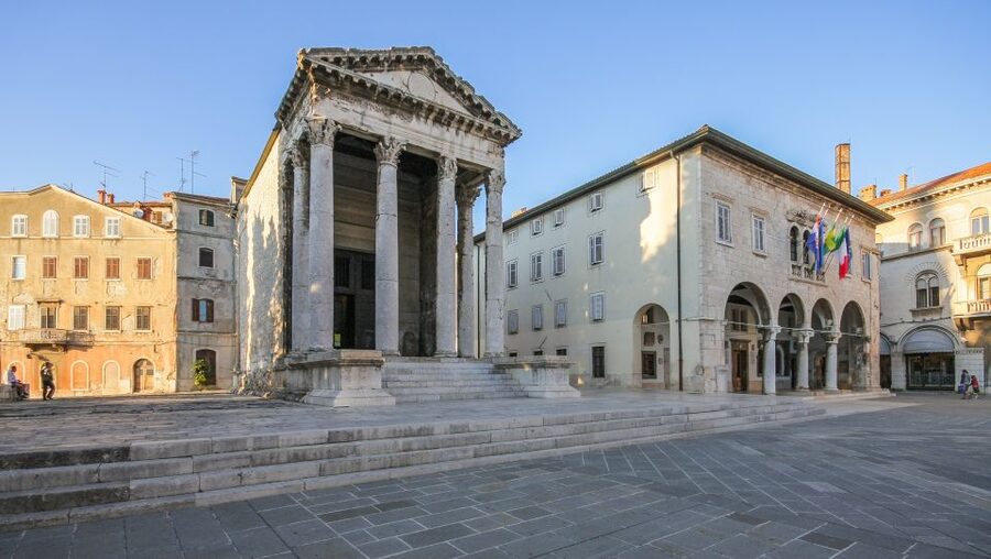 Pula: Historic Walking Tour with Local Guide & City Views - A local pause at Pula’s farmer’s market