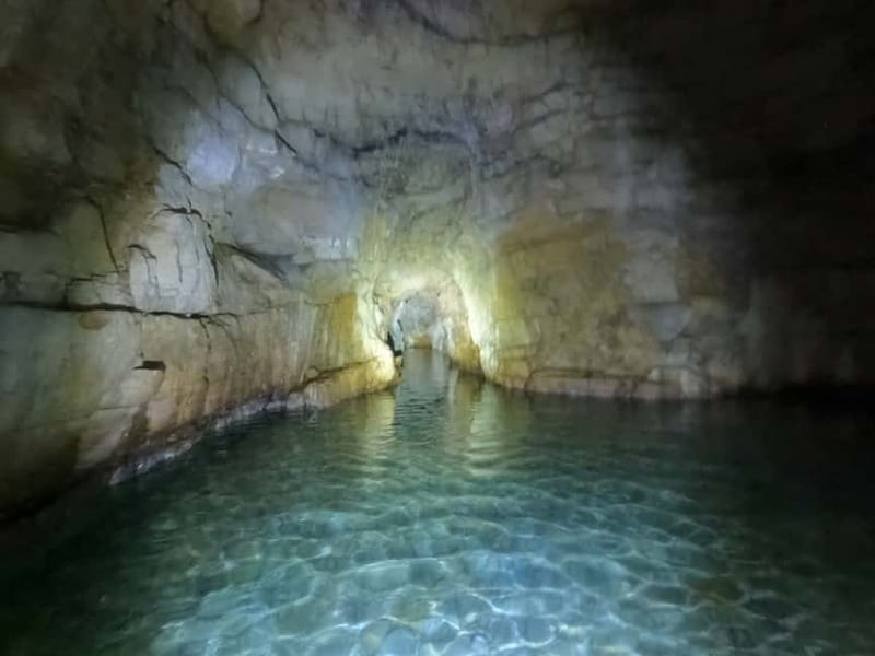 Pula:Kayak Tour-Cliff jumping,snorkeling&free GoPro pictures - What to pack and how to dress