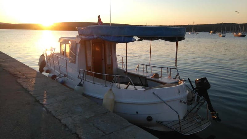 Punat: Stara Baška Wild Bays Private 3,5 h trip - Food, drinks, and the lunch option