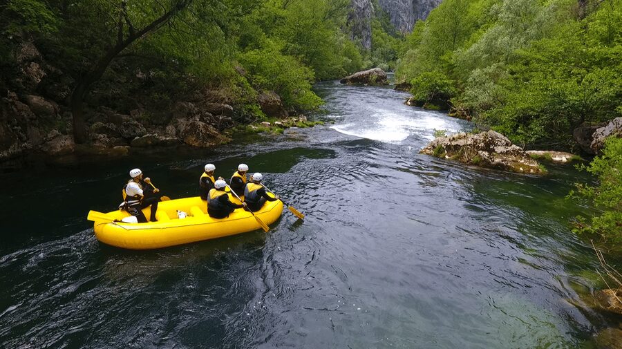 Rafting on the Cetina river - The first paddle strokes on the Cetina