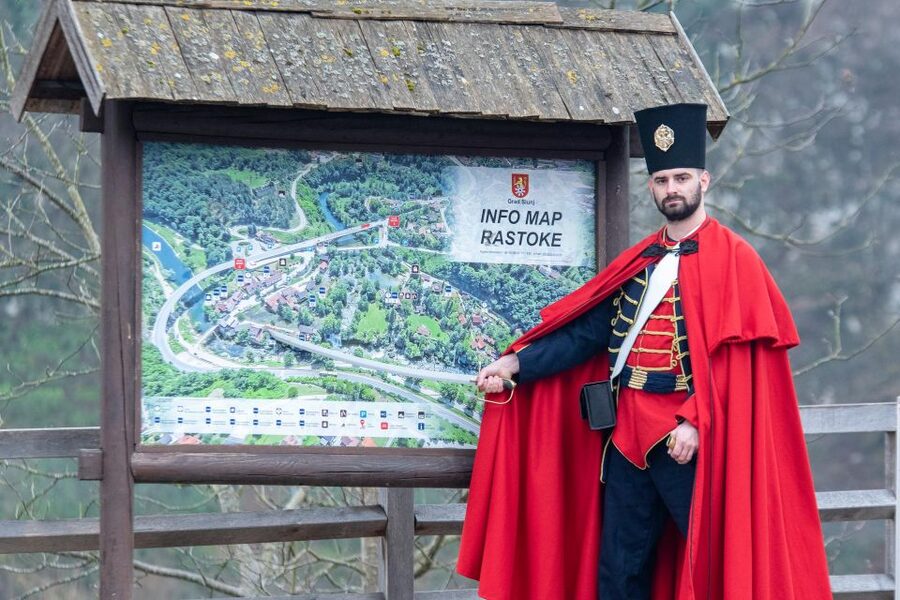 Rastoke Tour Guide - Meeting the Croatian soldier at Entrance 1